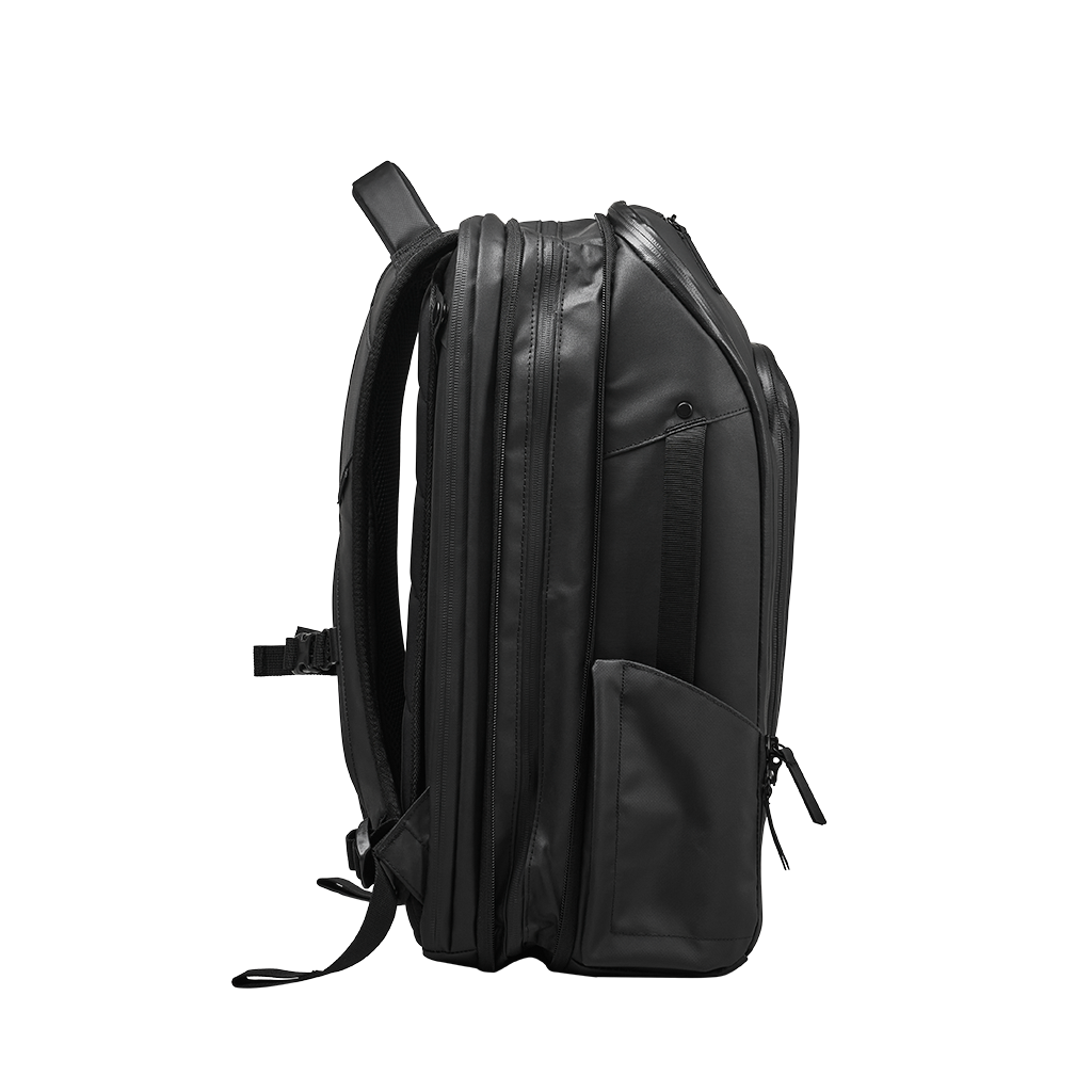 Nomatic Black 20L Travel Pack