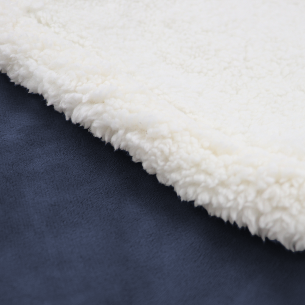 MerchPerks Zusa Navy/Ivory Oversized Sherpa ZZZs Blanket